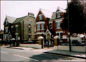 Az iskola épülete Beckenhamben